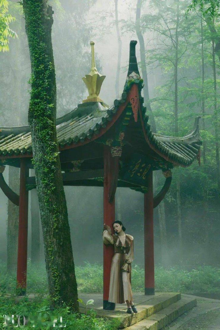 探索神秘小屋