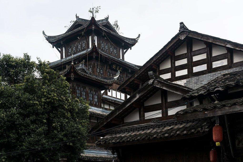 难成大器！命令保安驱逐球迷输球输人，你该像詹皇学习！