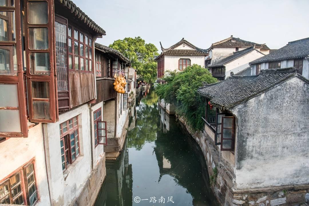 清凉夏日冰淇淋